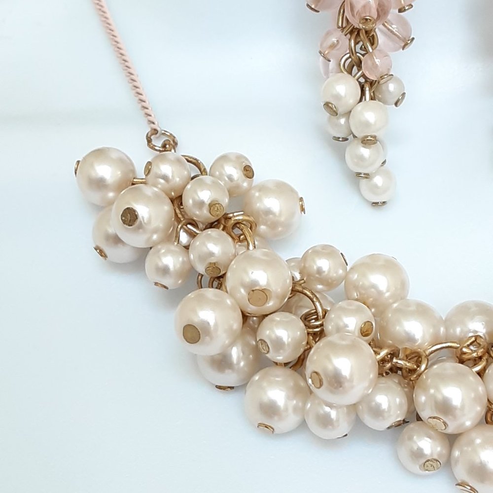 festive grape cluster faux pearl set - Picture 3 of 6